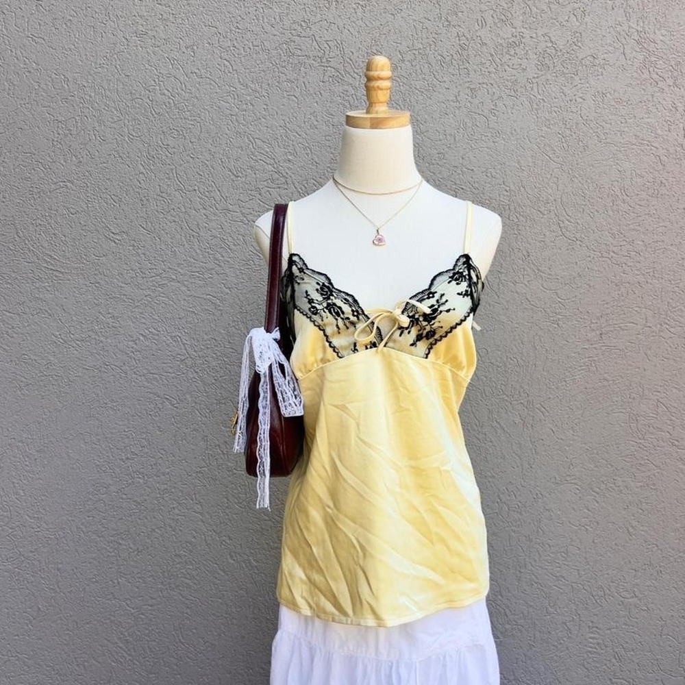 4th & Reckless x REVOLVE Yellow Satin And Lace Top Size Medium Glam Romantic